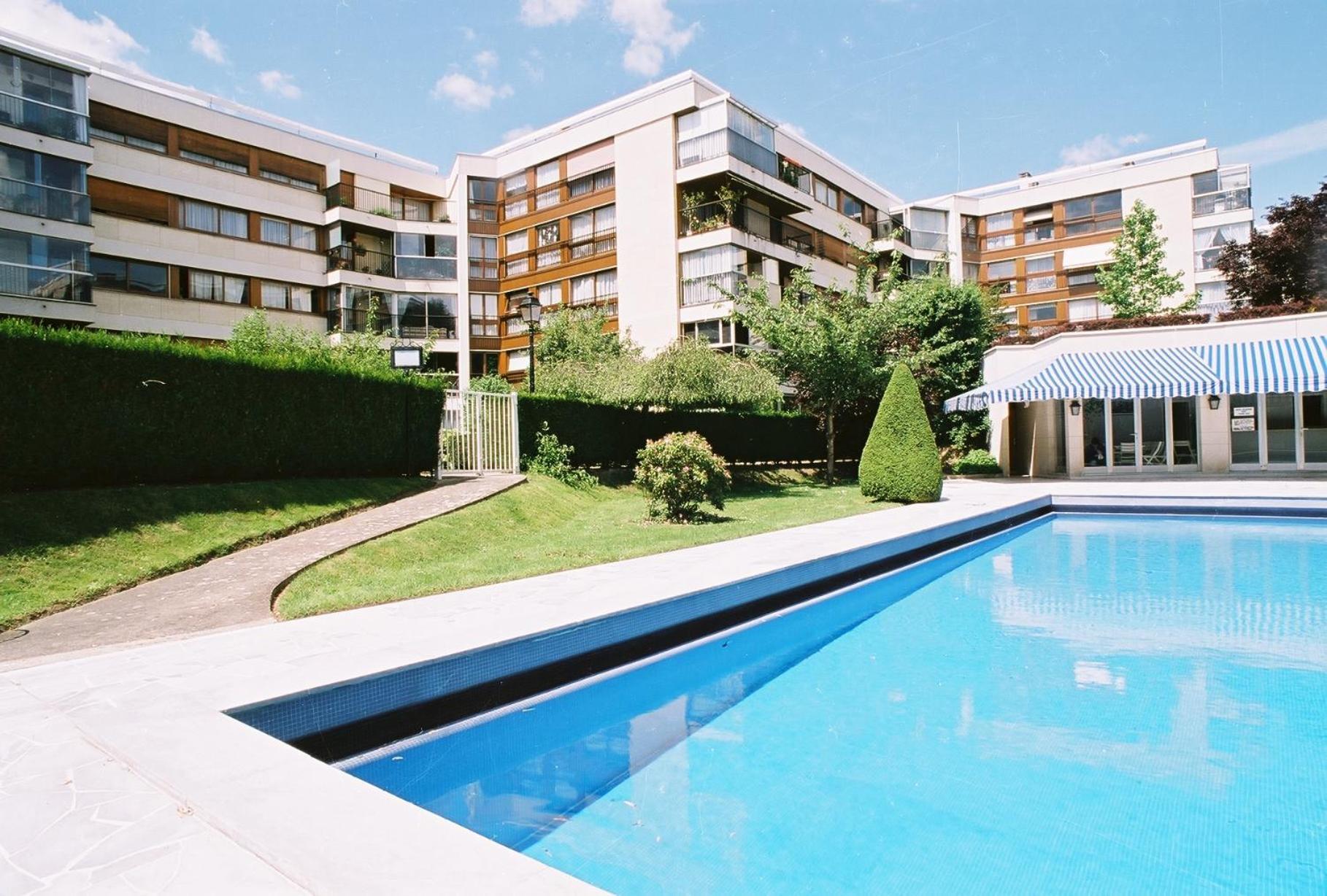 Lumineux Charming Appartement - Cozy Flat Le Chesnay  Kültér fotó